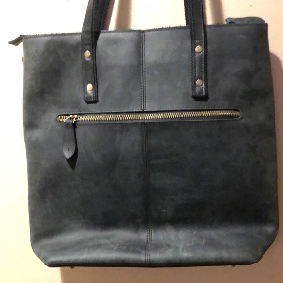 Chic Black Leather Shoulder Bag - Picture 4 of 16